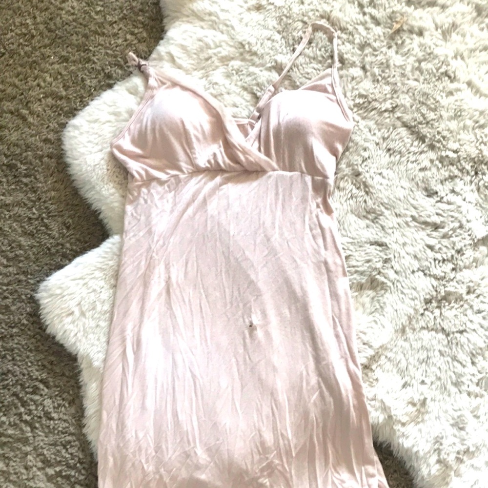 Piink pj sleeping dress no stains ajd 1 tiny hole that’s not noticeable.